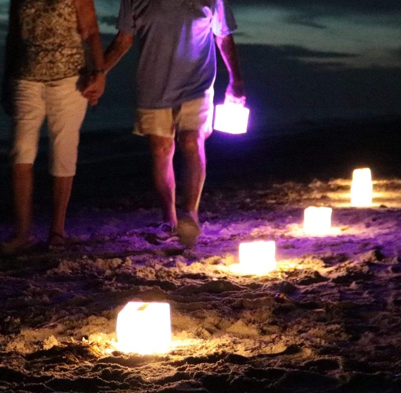 Foldable collapsible Solar Lanterns can travel flat to the beach and pop open into a festive party of fun and delight. Use these  origami solar lanterns  are waterproof and float in the ocean or your bath.for  solar-lantern-outdoor-camping-solight